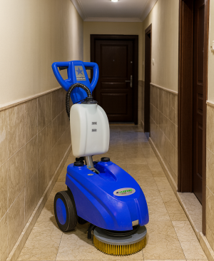 Dar Alan Zemin Temizleme Makinesi Akülü Cleanvac 